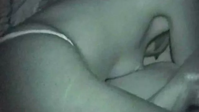 داغ بدون ثبت نام من باردار معده و خود فیلمهای سکسی در اتوبوس من!